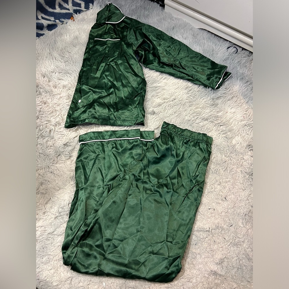 Green and White Long Sleeve Button Up and Pant Set Size Large